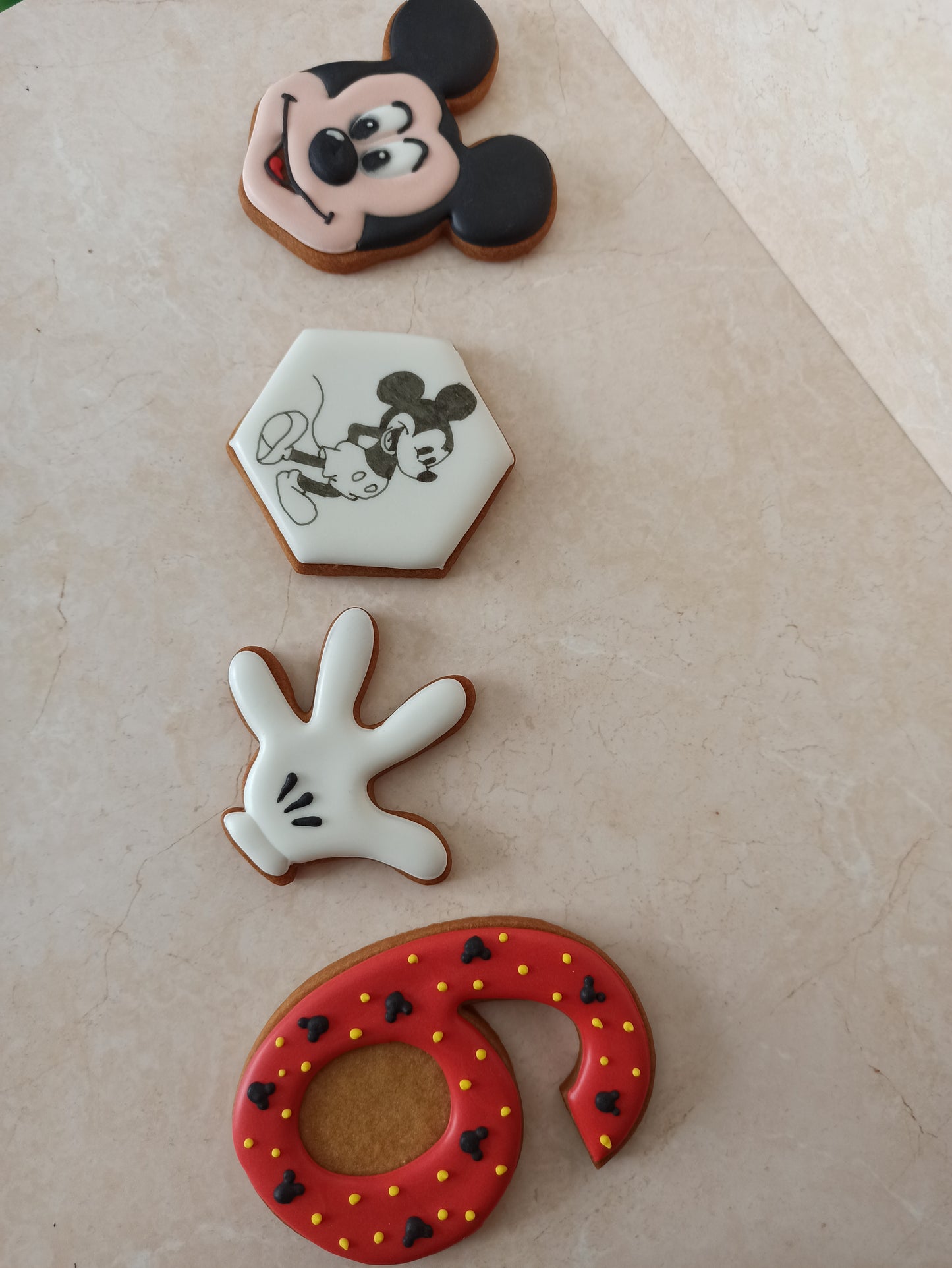 Lot de 4 biscuits « anniversaire Mickey »